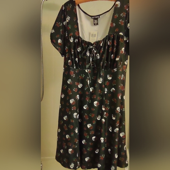 Goth Skull With Roses Empire Midi Dress Spring or Summer Size 16 Plus/0 label - Picture 7 of 12